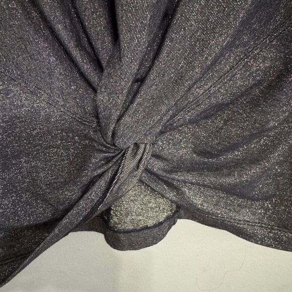 Lululemon Crescent T-Shirt *Spark Black and Gold size medium - Picture 4 of 6